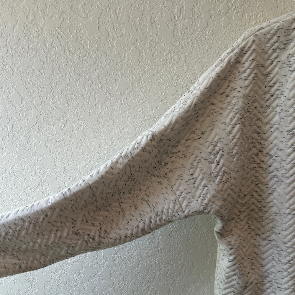 Women's Crew Neck Sweater - White - Picture 4 of 9